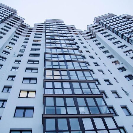 Уютная Квартира В Новом Доме Недалеко От Центра Minsk Bagian luar foto